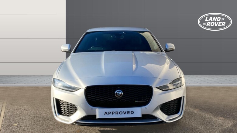 Jaguar XE 2.0 D200 R-Dynamic SE 4dr Auto Diesel Saloon